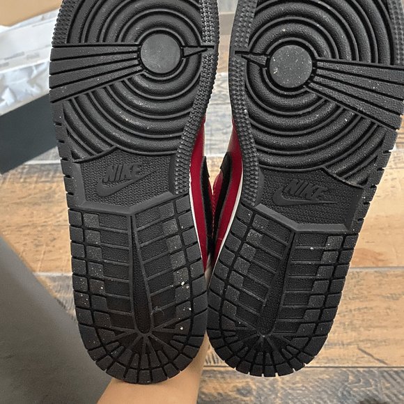 Kid's Jordan 1 Low Gym Red Black Pebbled (GS) - Reverse Bred - Picture 7 of 8